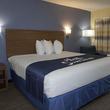 Days Inn By Wyndham Apopka/Orlando Экстерьер фото
