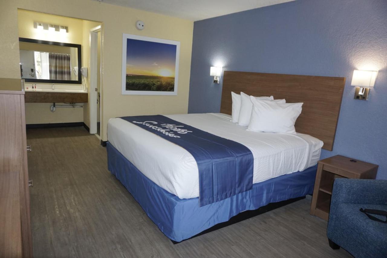 Days Inn By Wyndham Apopka/Orlando Экстерьер фото