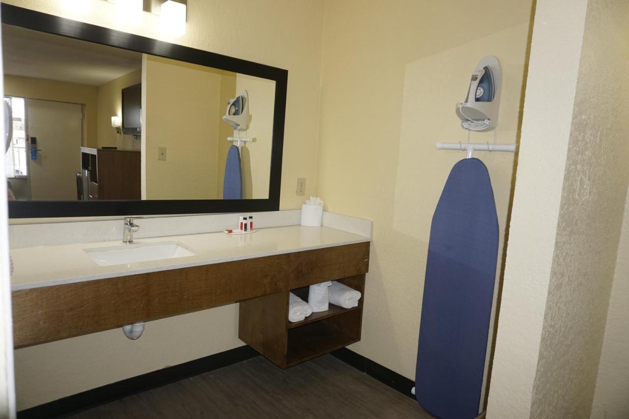 Days Inn By Wyndham Apopka/Orlando Экстерьер фото