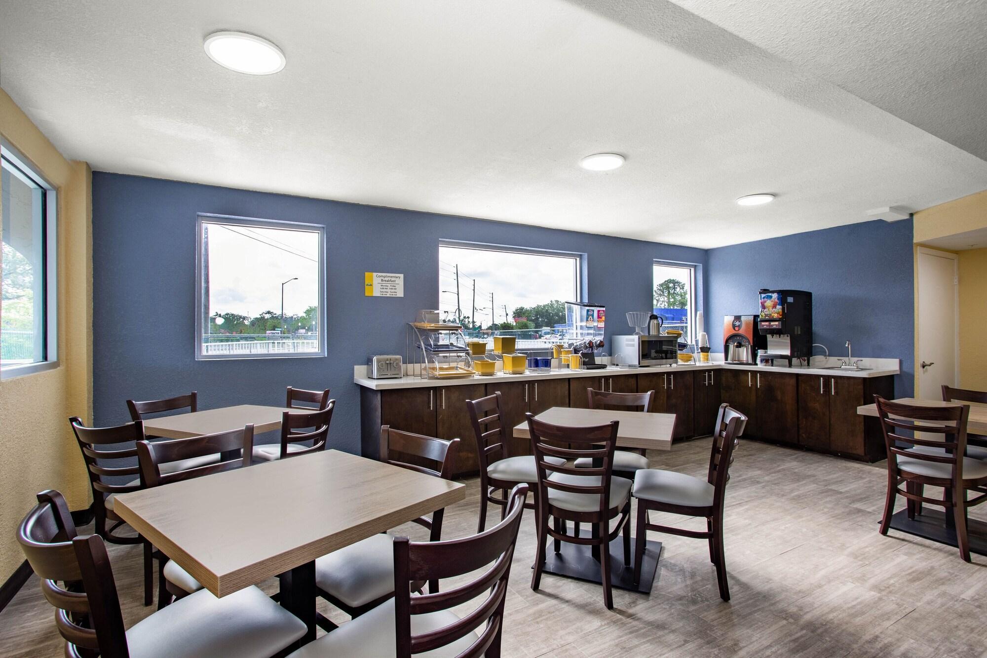Days Inn By Wyndham Apopka/Orlando Экстерьер фото
