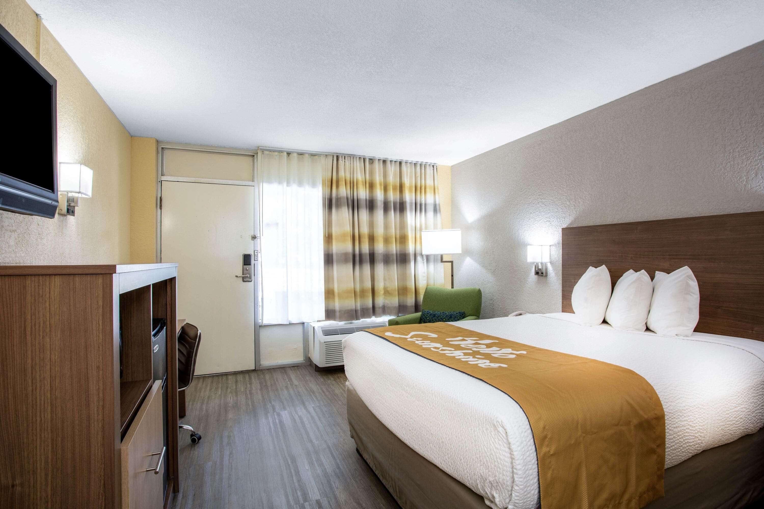 Days Inn By Wyndham Apopka/Orlando Экстерьер фото