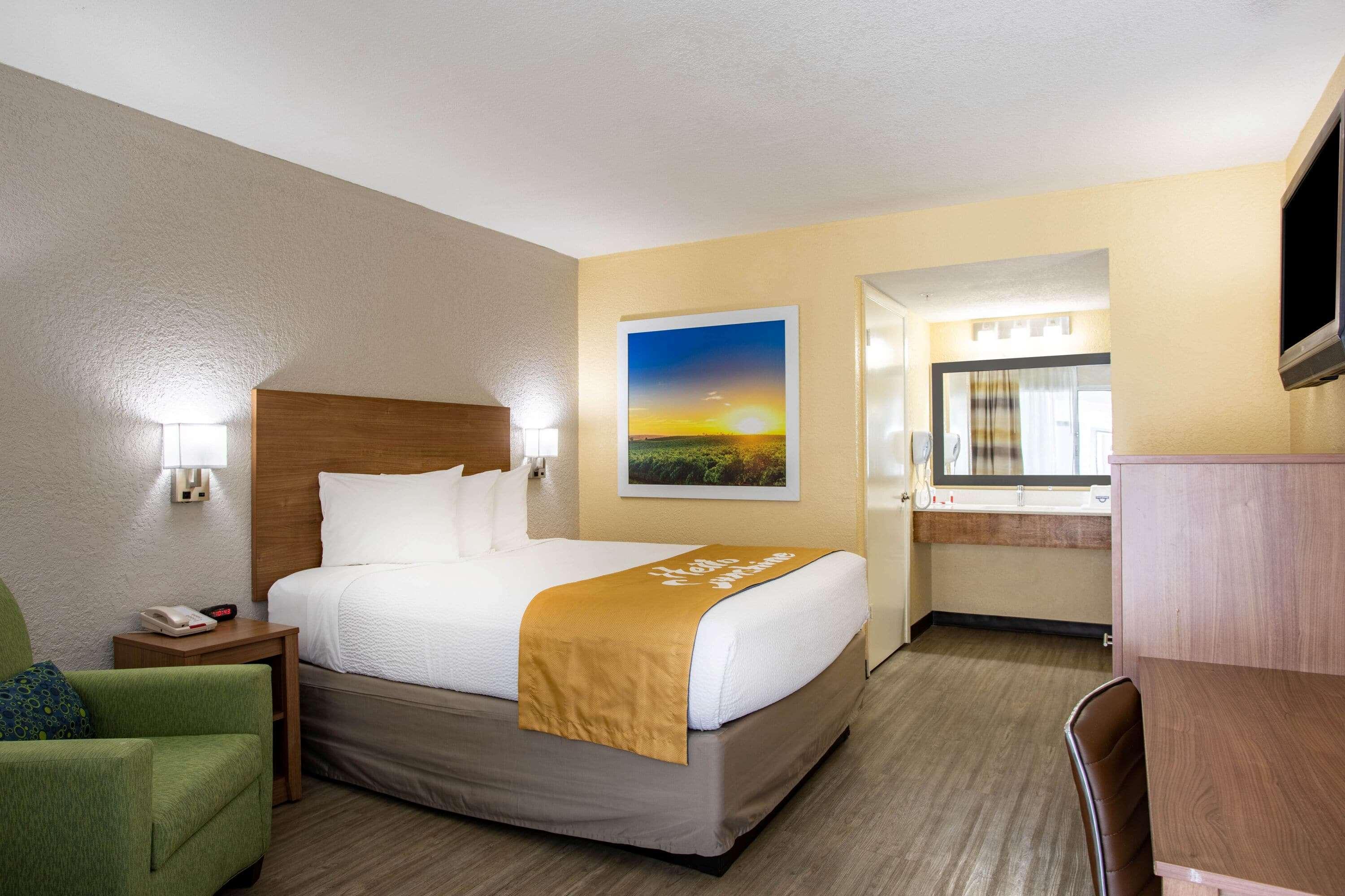 Days Inn By Wyndham Apopka/Orlando Экстерьер фото